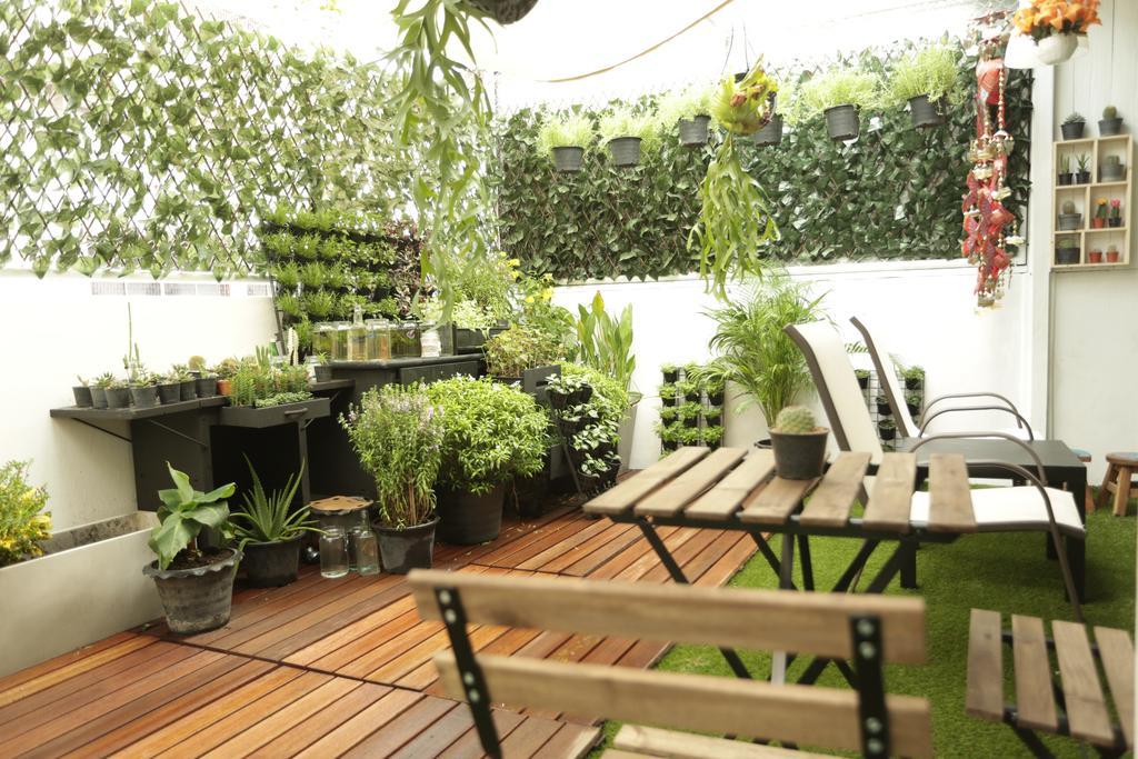Tiger Lily Hostel Bangkok Bagian luar foto