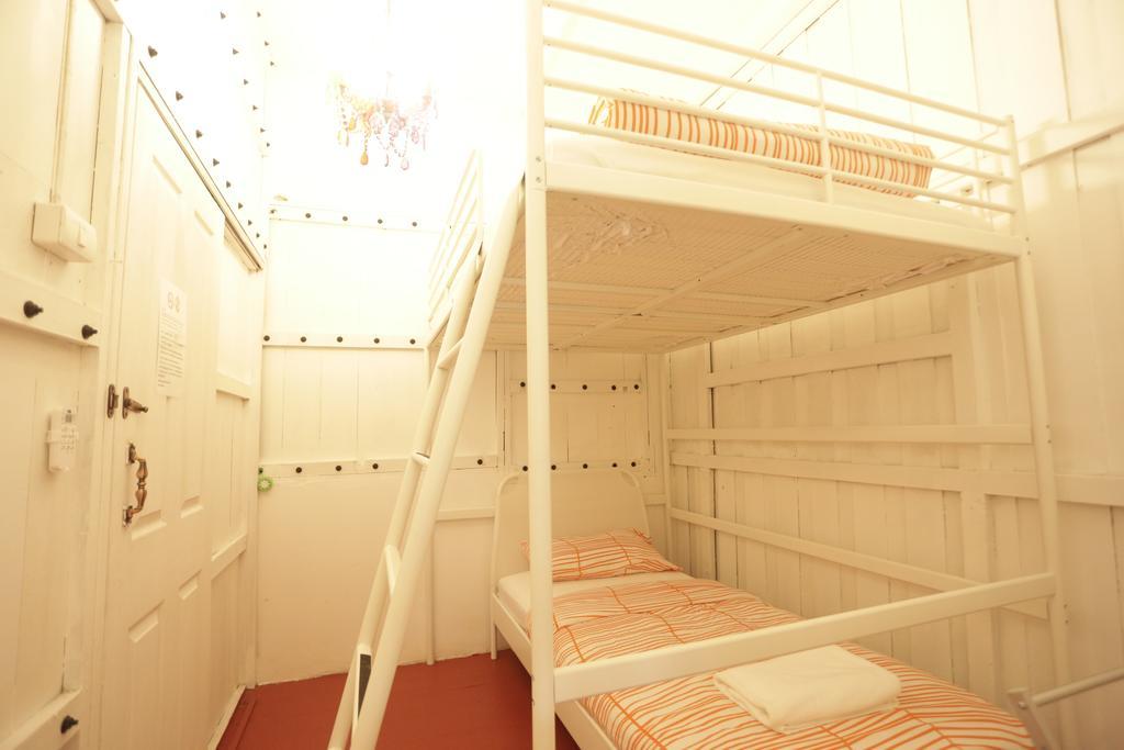 Tiger Lily Hostel Bangkok Ruang foto